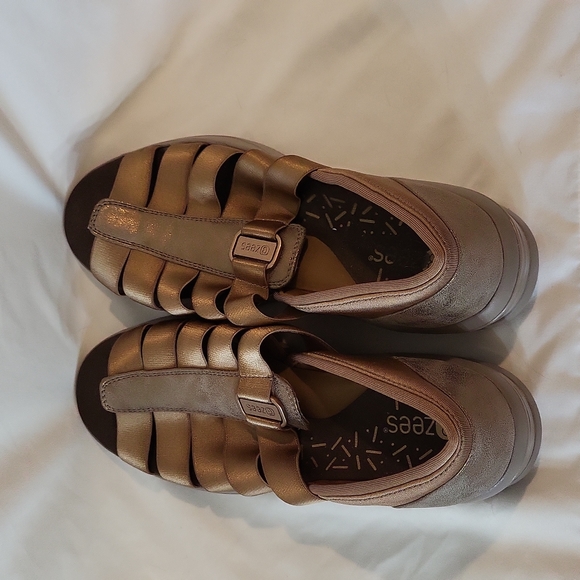 BZEES Frenzy Fisherman Open Toe Wedge T-strap Slip On Sandals Womens 10M - Picture 10 of 12